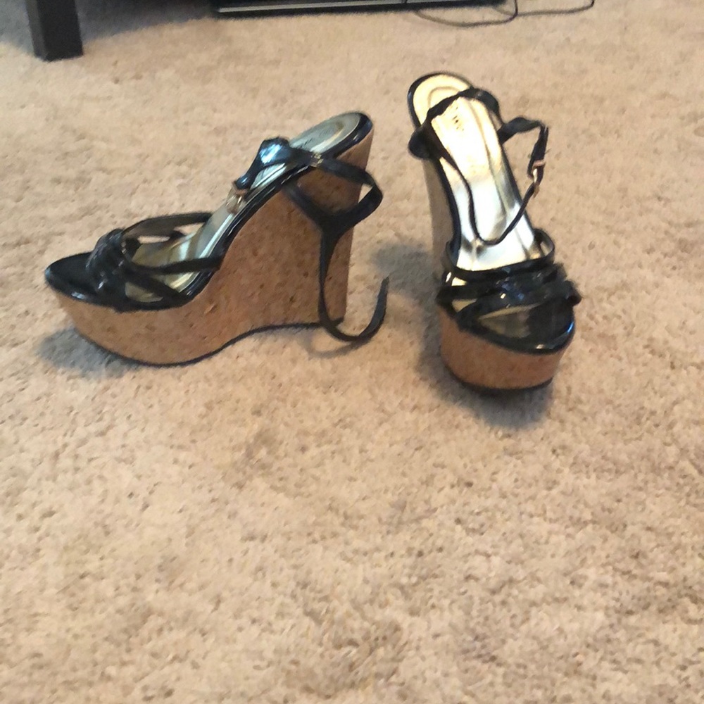 Wedge - Picture 2 of 2